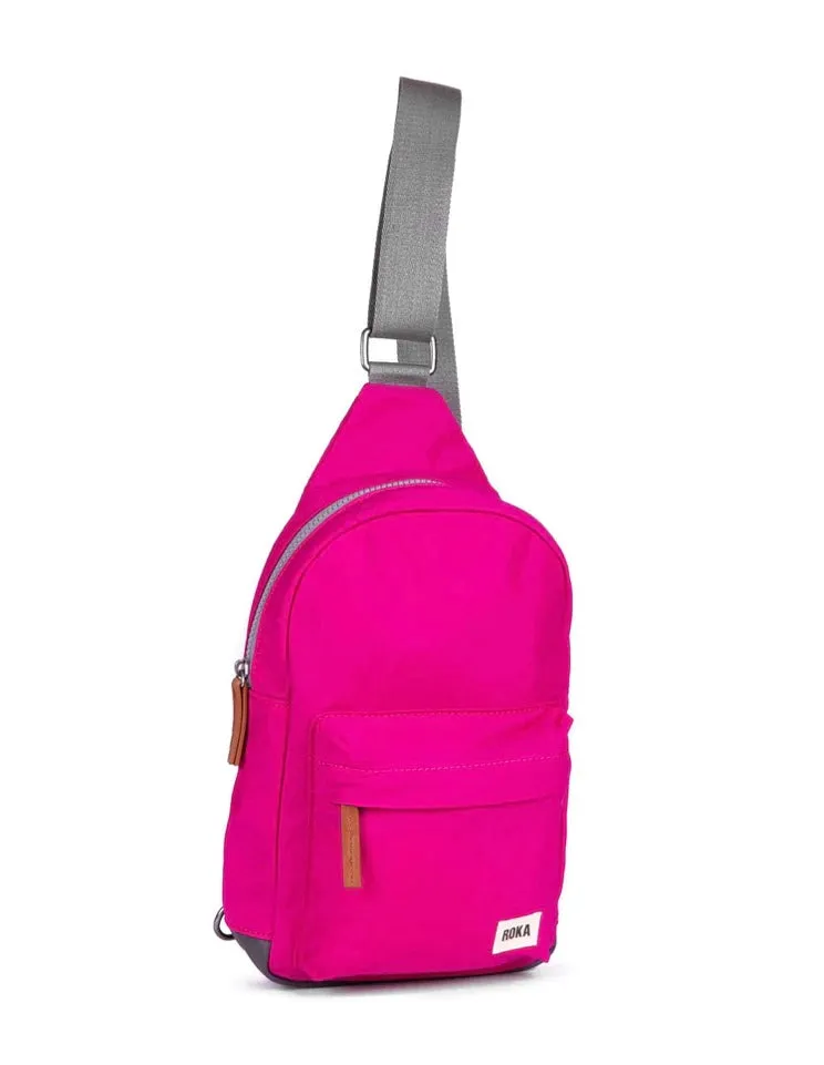 CANDY PINK LARGE WILLESDEN RECYCLED NYLON SLING BACK PACK