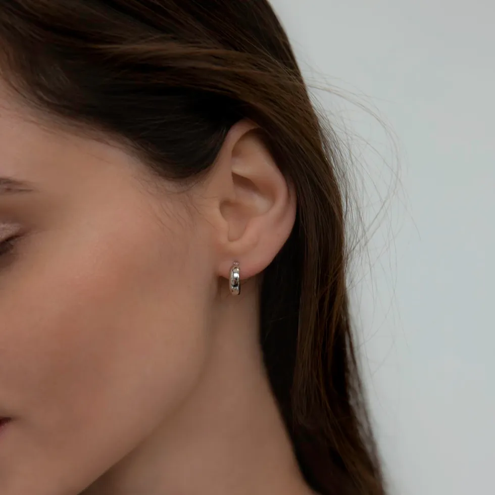 Everyday Huggie Earrings - Elba - Silver