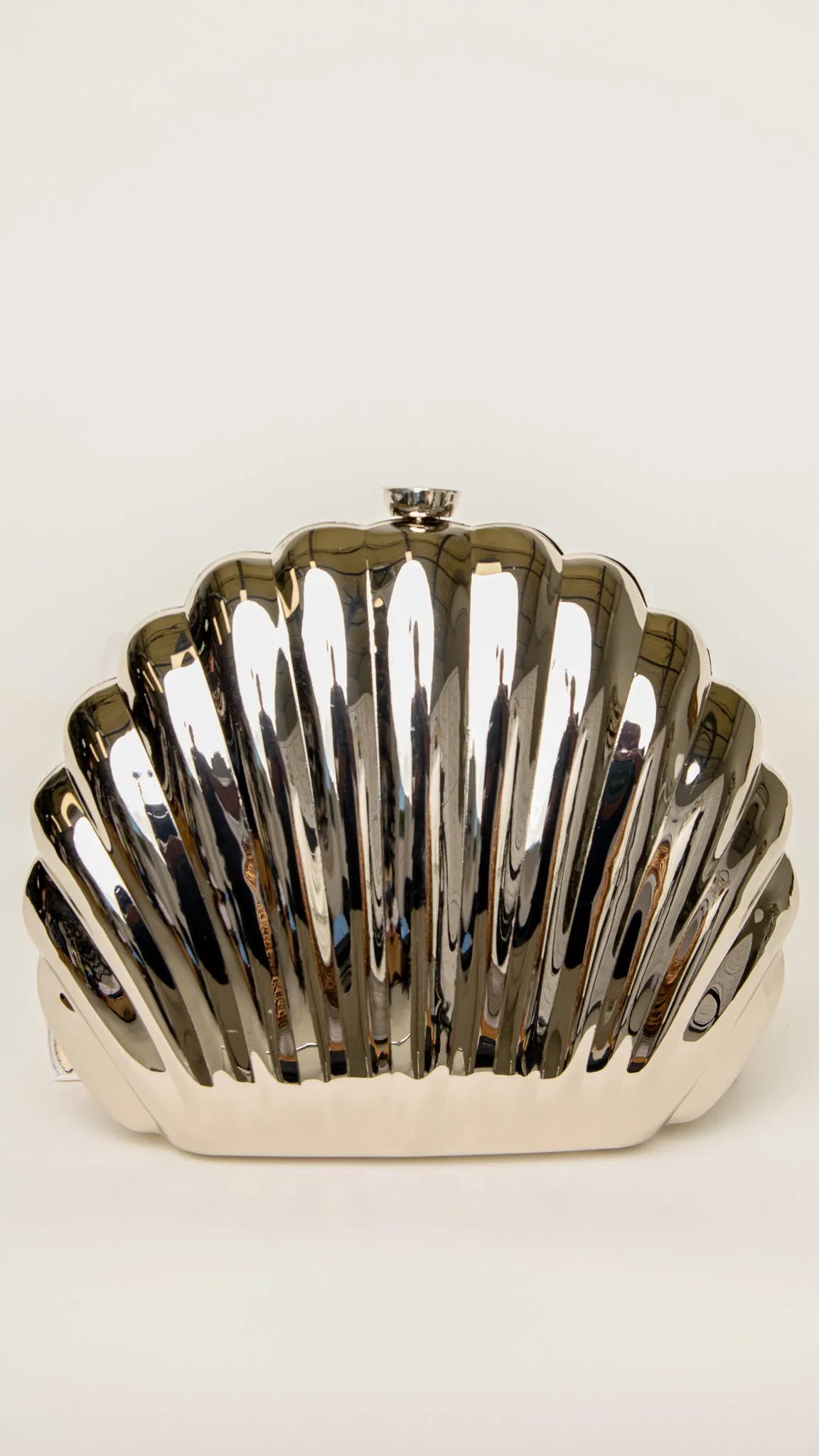 Giah Shell Shaped Clutch