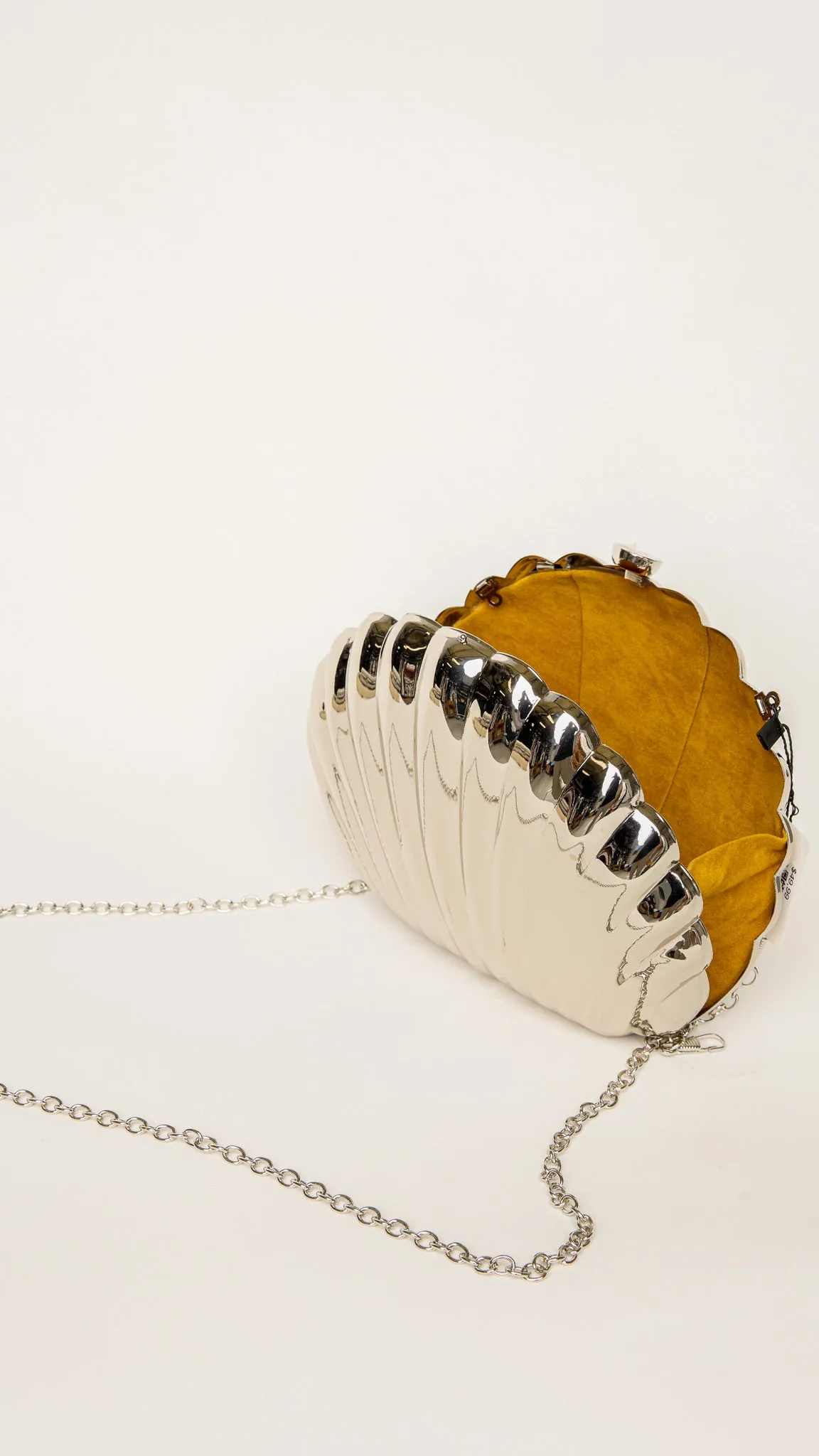 Giah Shell Shaped Clutch