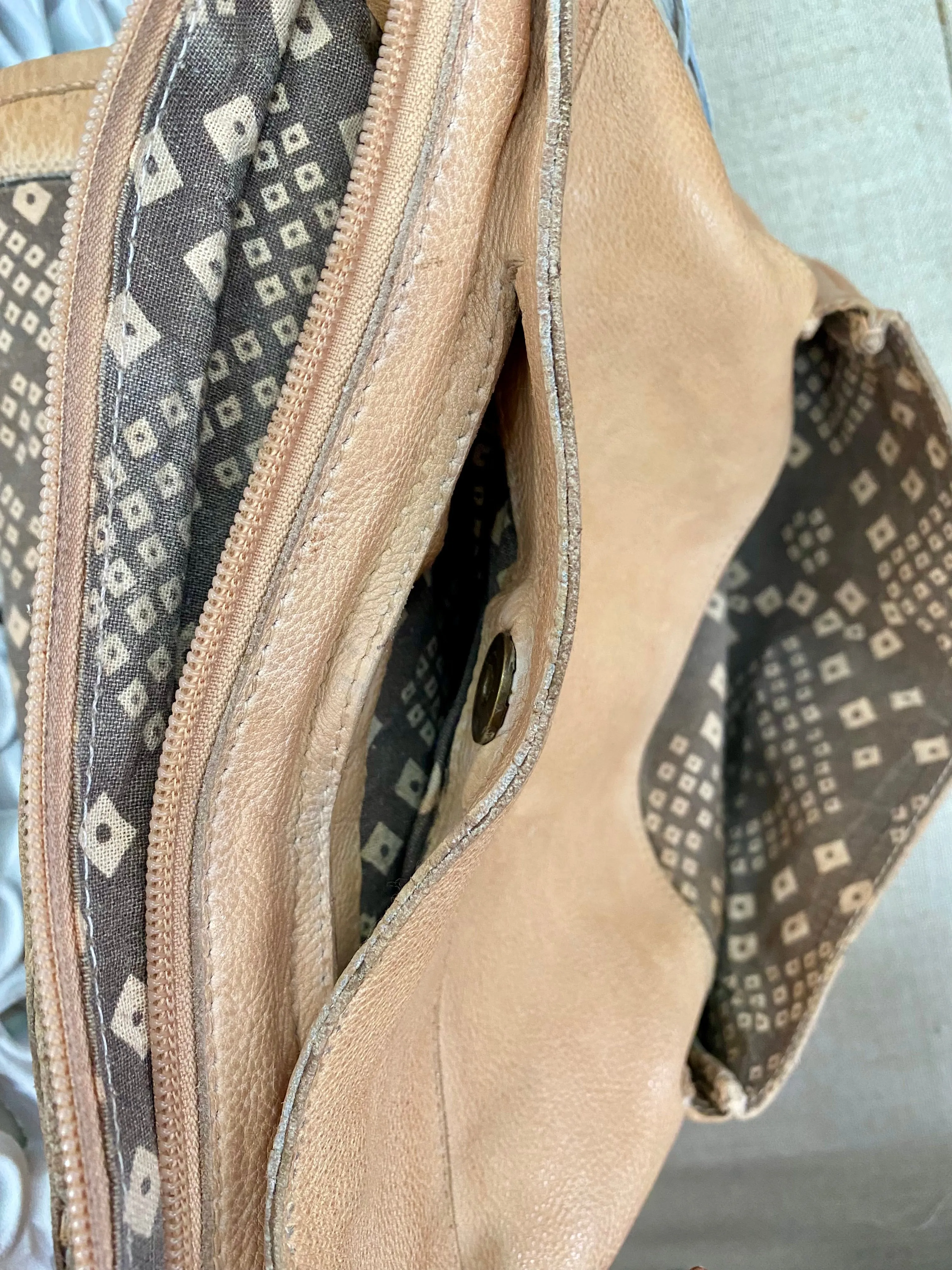 Kali Shoulder Bag - Raw