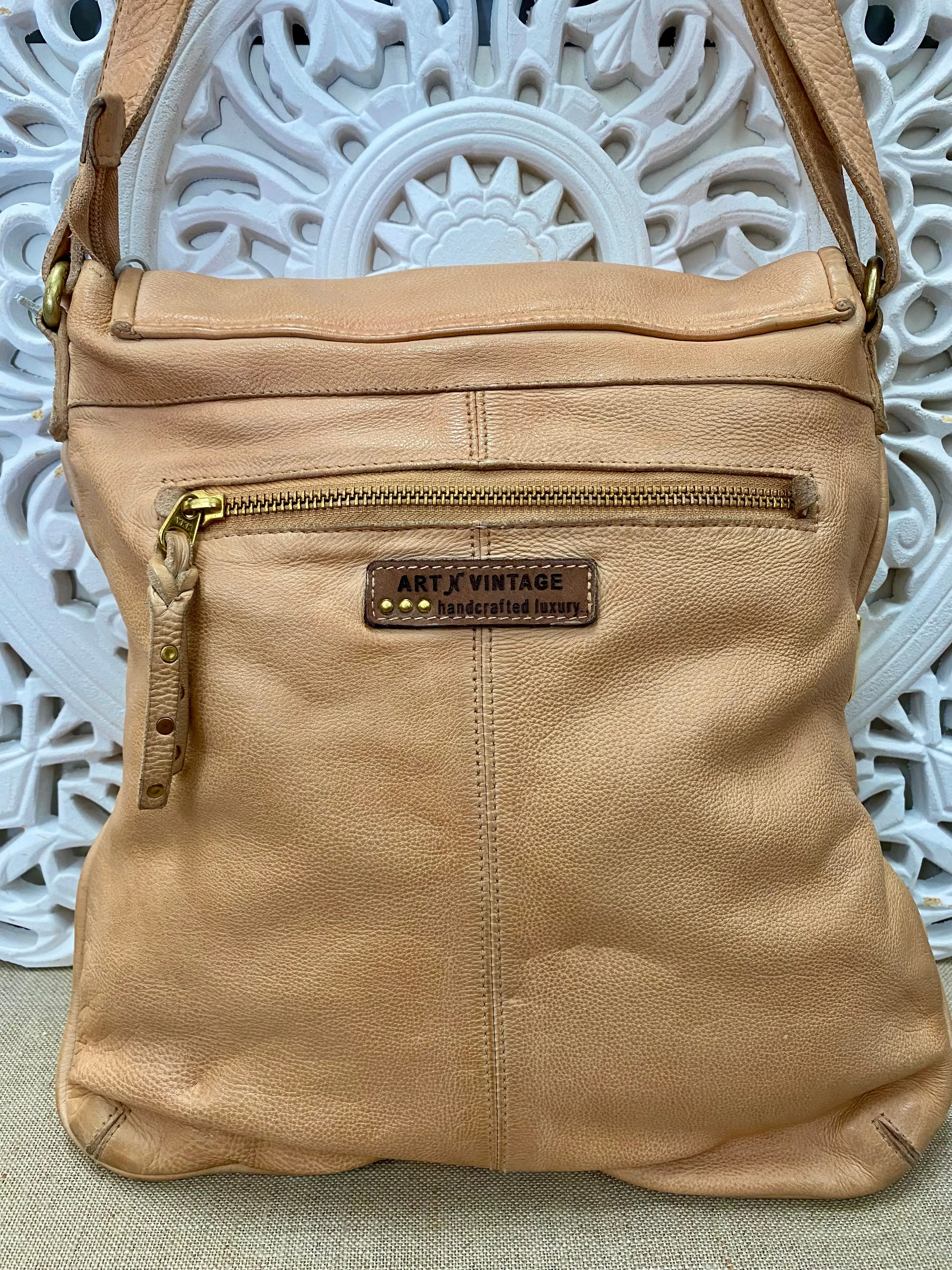 Kali Shoulder Bag - Raw