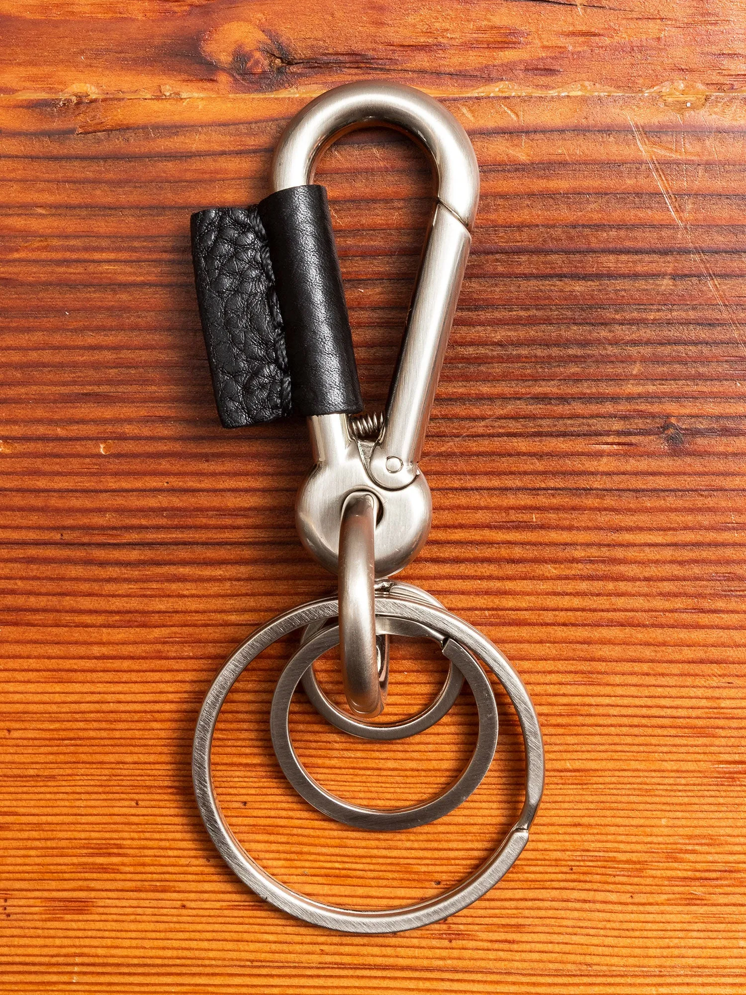 Karabiner in Black