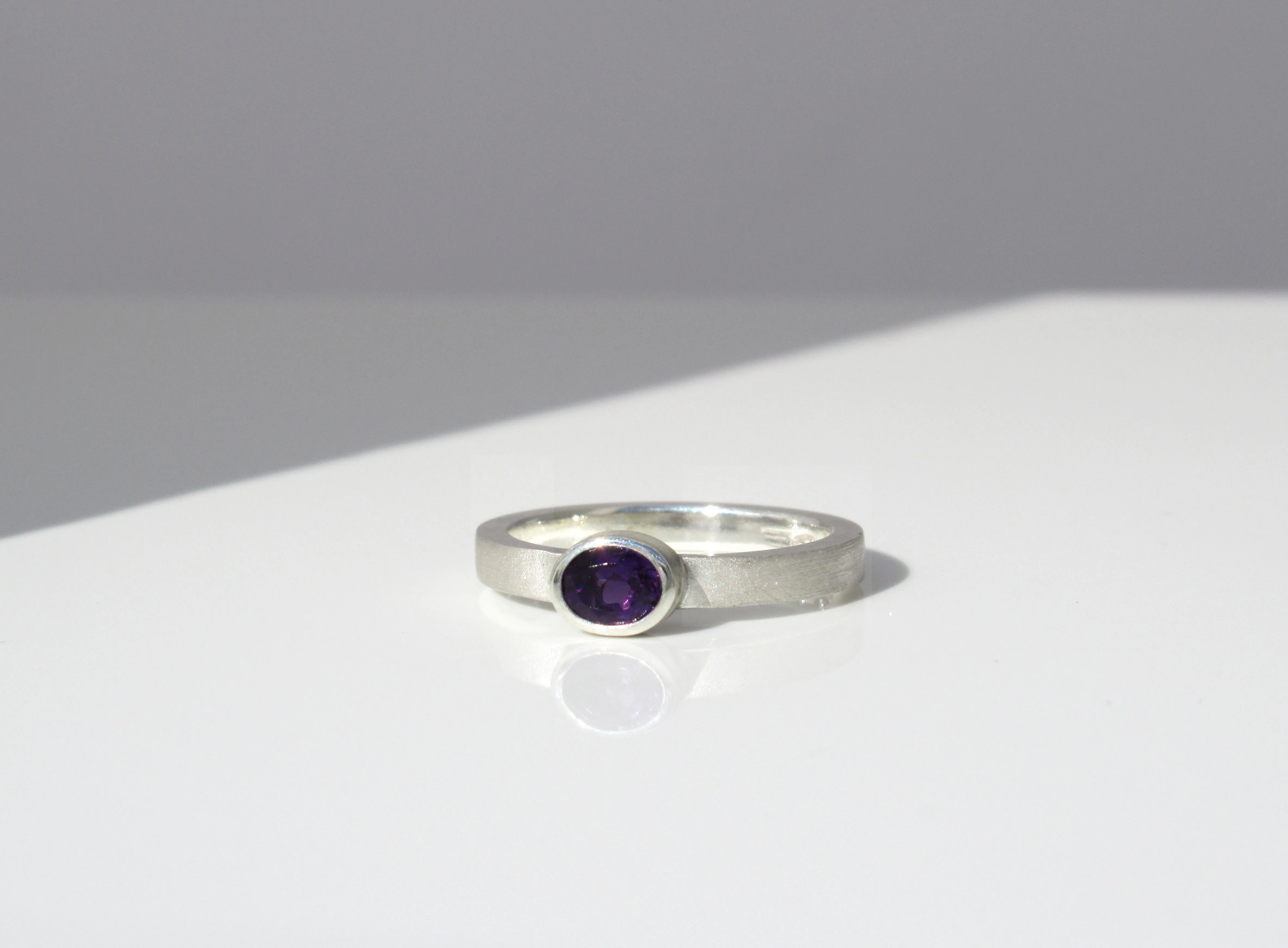 Oval amethyst stacker