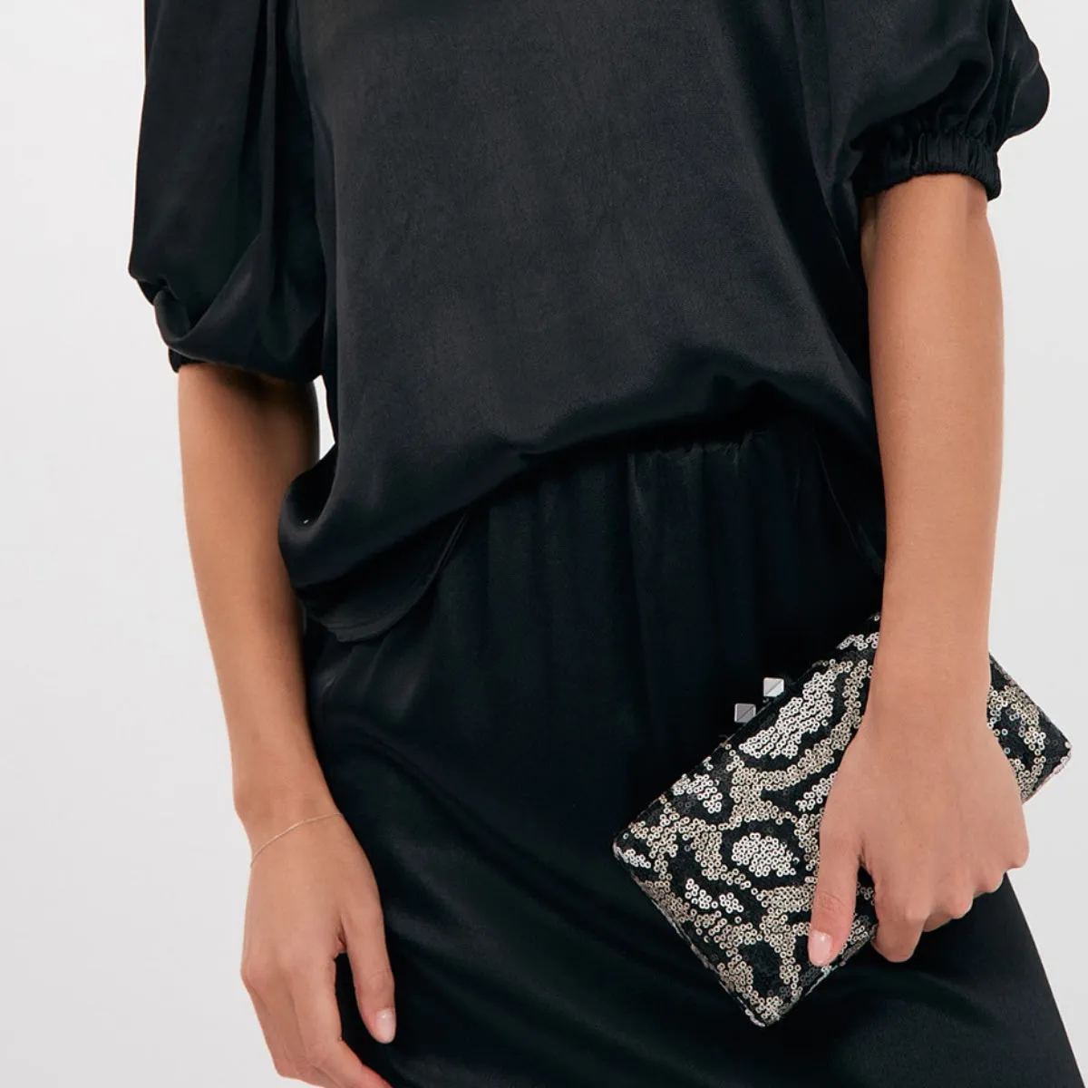 Vivie Sequin Structured Clutch (Burgundy/Black)